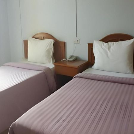 Ritzy House Hotel Chumphon Zewnętrze zdjęcie