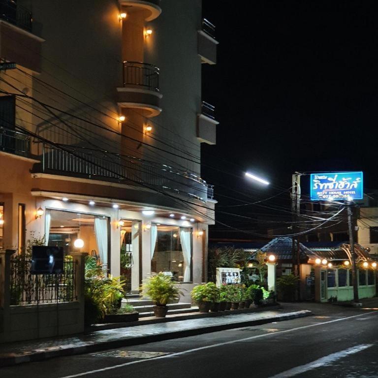Ritzy House Hotel Chumphon Zewnętrze zdjęcie