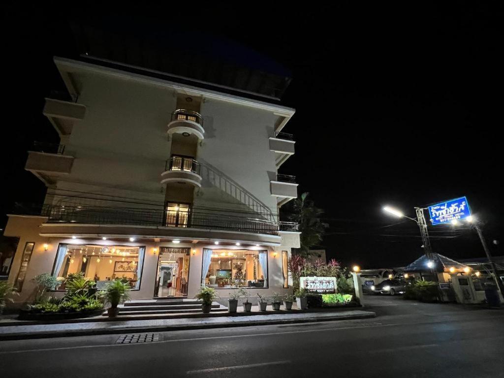 Ritzy House Hotel Chumphon Zewnętrze zdjęcie
