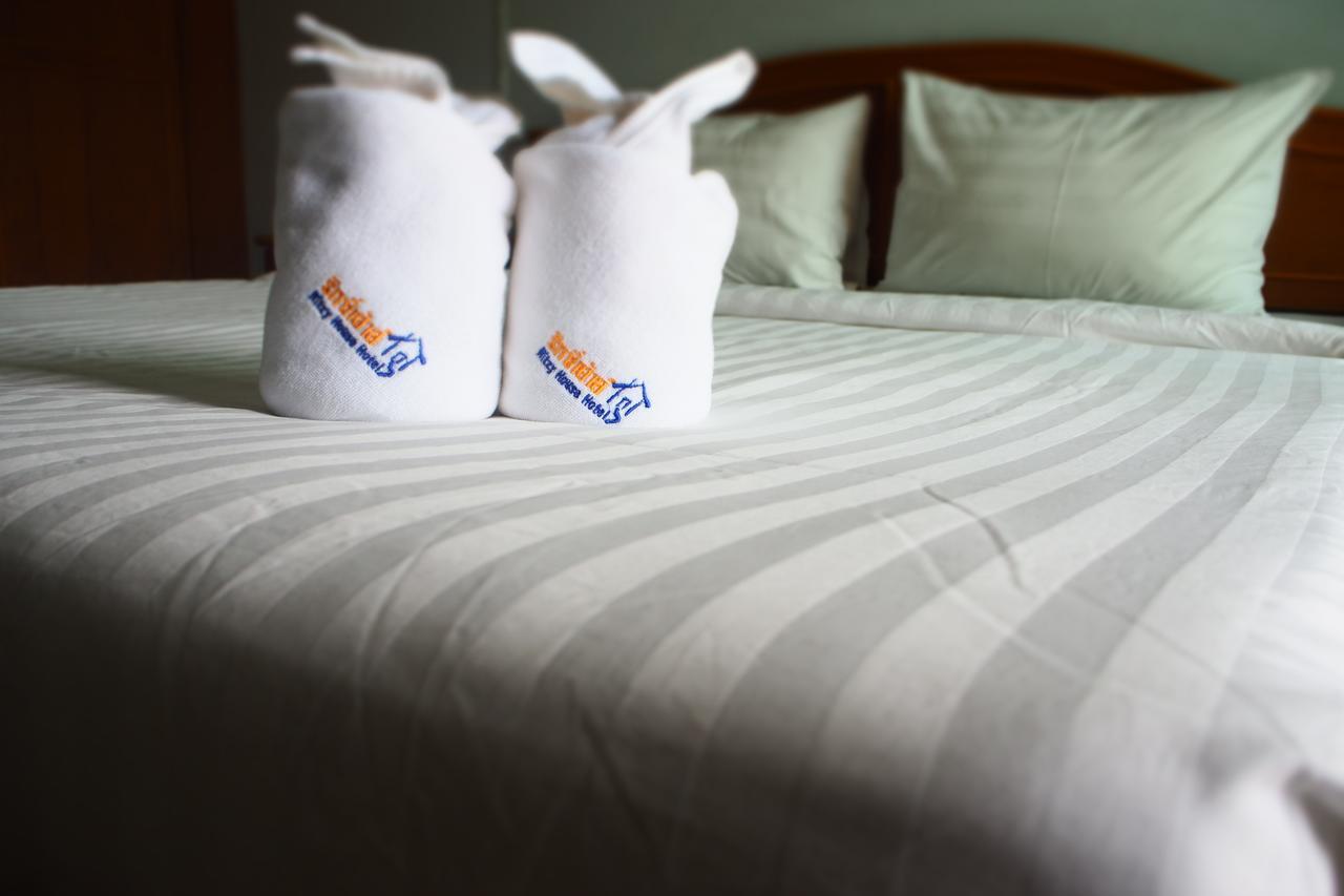 Ritzy House Hotel Chumphon Zewnętrze zdjęcie